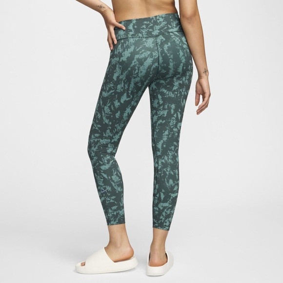 Nike One Women's High-Waisted 7/8 Printed Leggings. NWT! - Picture 2 of 9